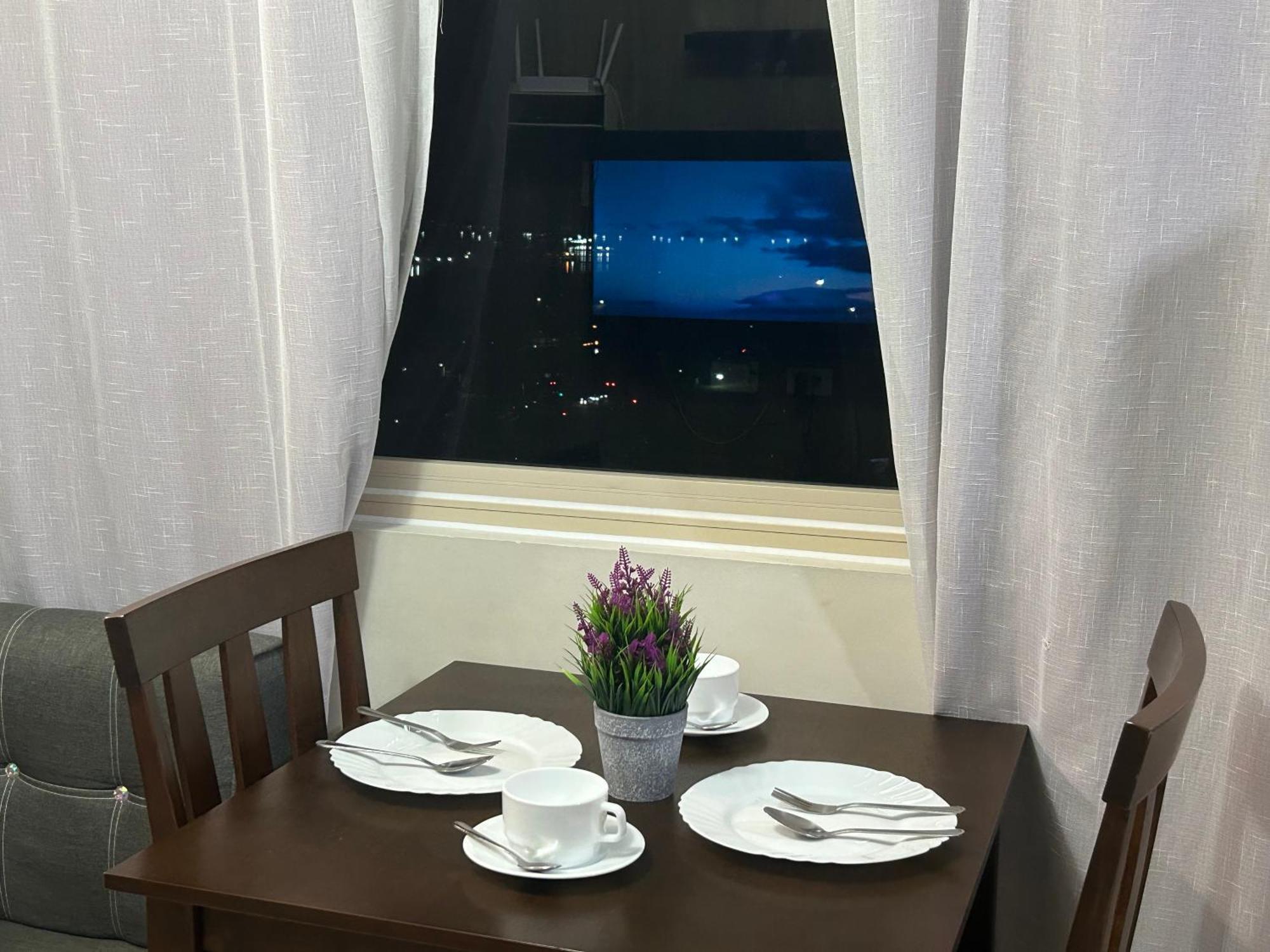2Br Coast Residences Manila Exteriér fotografie