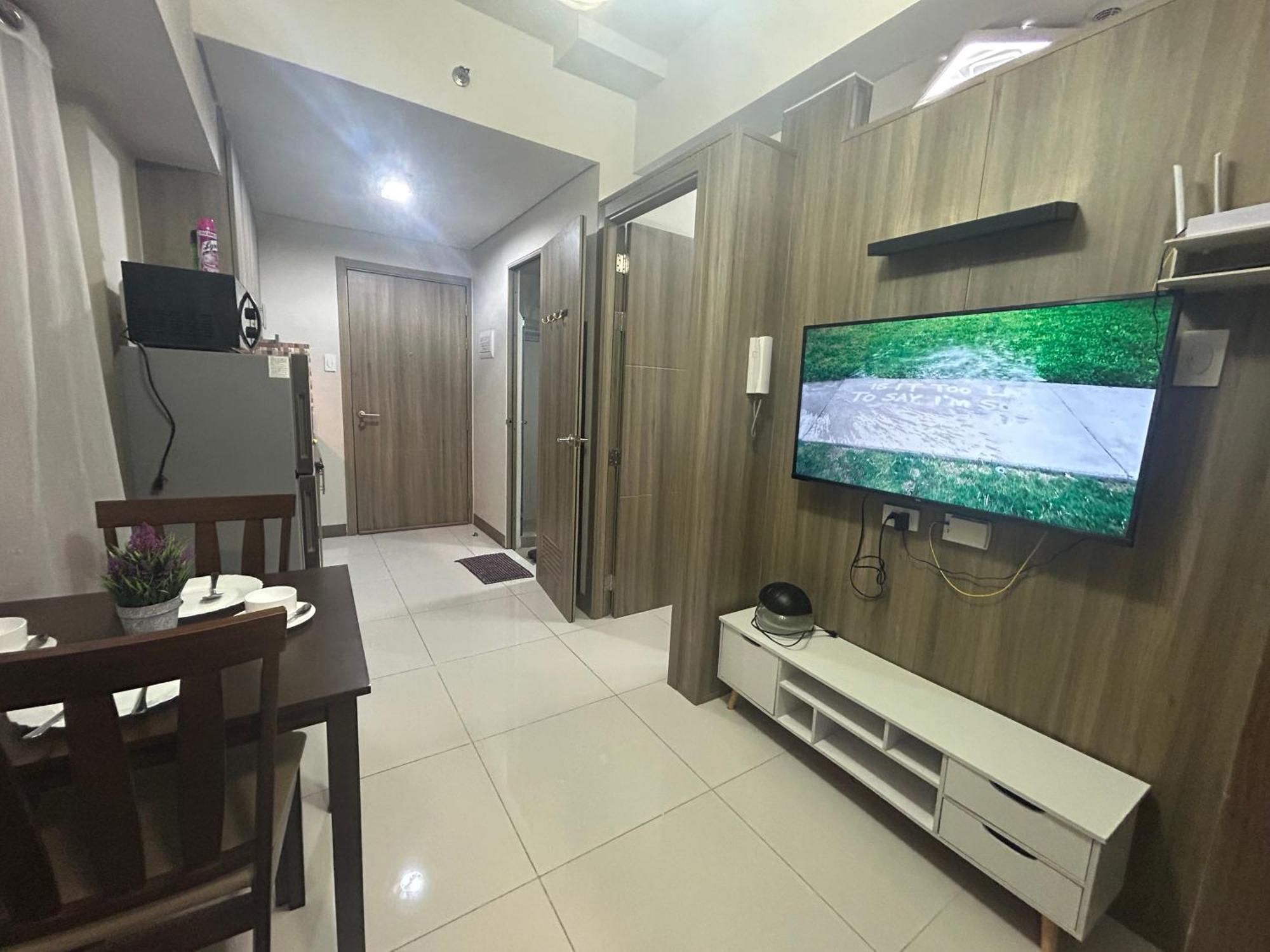 2Br Coast Residences Manila Exteriér fotografie